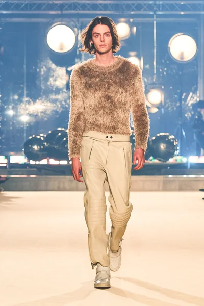 Look 45